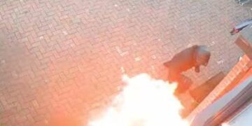 İngiltere’de imamın evine molotofkokteyliyle saldırı! ‘Evin camını kırıp yanıcı madde attı’