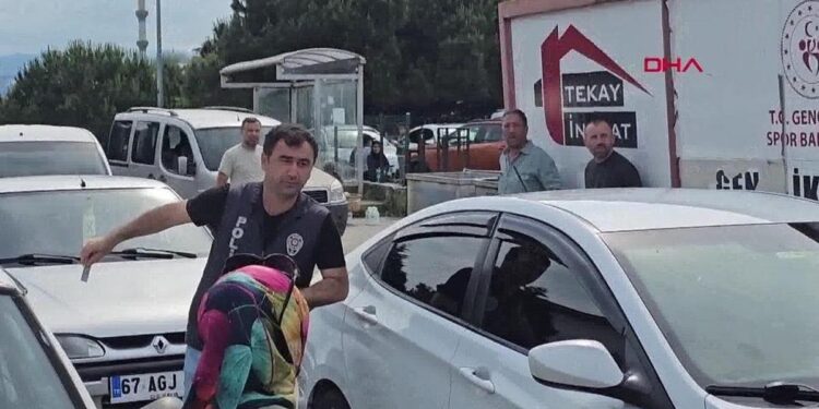 Yanlışlıkla kardeşinin kimliğiyle sınava geldi, dakikalar kala yetişti!
