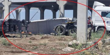 Fabrika inşaatında beton blok, işçilerin üzerine düştü: 1 ölü