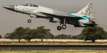 Pakistan ordusuna ait uçak yere çakıldı: 2 pilot yaşamını yitirdi