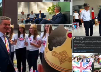 İngiliz elçiden FETÖ okuluna eşcinsel destek ziyareti