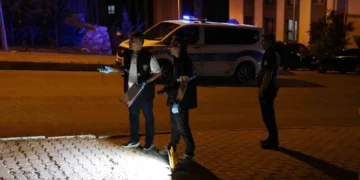 Elazığ’da silahlı ve bıçaklı kavga: İki kişi ağır yaralandı