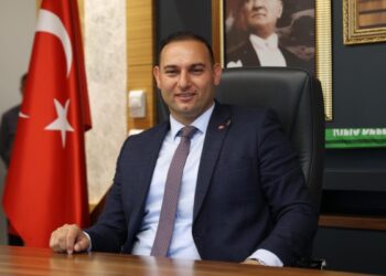 Koşar adım AKP’ye gidiyordu: Eski paylaşımları başını yaktı!