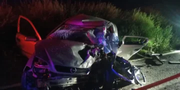 Kamyonet aracı biçti. Sürücü öldü, 5 kişi yaralı