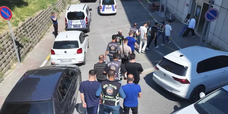 Trafikte konvoy yapan 10 sürücüye 230 bin lira para cezası