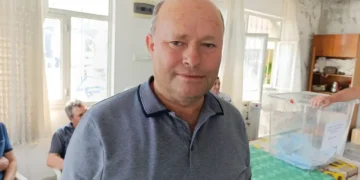 Silahlı saldırıda ölen muhtarın yerine ağabeyi muhtar seçildi