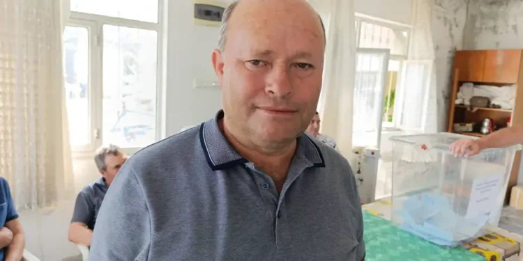 Silahlı saldırıda ölen muhtarın yerine ağabeyi muhtar seçildi
