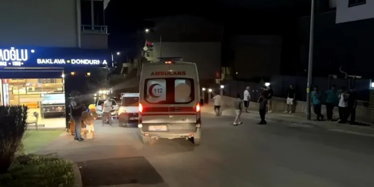 Kafede tartıştığı kişiyi silahla vurup kaçtı