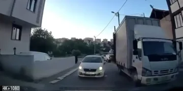 Trafikte ilginç anlar: ‘Aracım arıza yaptı’ dedi, yol vermedi