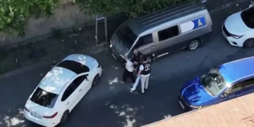 13 yaşındaki çocuk çaldığı minibüsle İstanbul turu yaptı; polis havadan takiple yakaladı