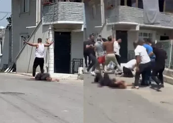 Sokak ortasında kocası tarafından bıçaklanan kadın hayatını kaybetti