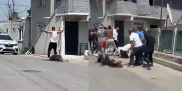 Sokak ortasında kocası tarafından bıçaklanan kadın hayatını kaybetti