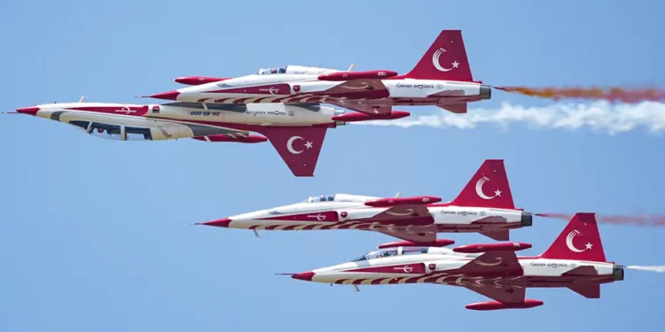 Türk Hava Kuvvetleri 115. yaşında | İzmir’de “Gençlik ve Havacılık Festivali” başladı