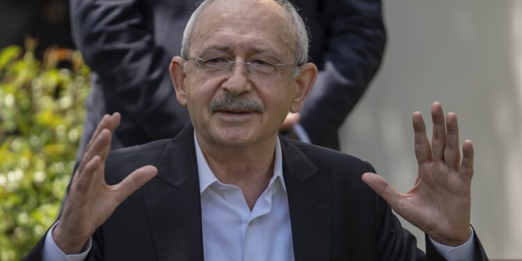 Kılıçdaroğlu grup toplantısı yolunu ihraçlarla açıyor
