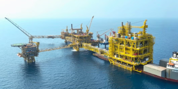 Enerji devi petrol sahalarını satışa çıkardı