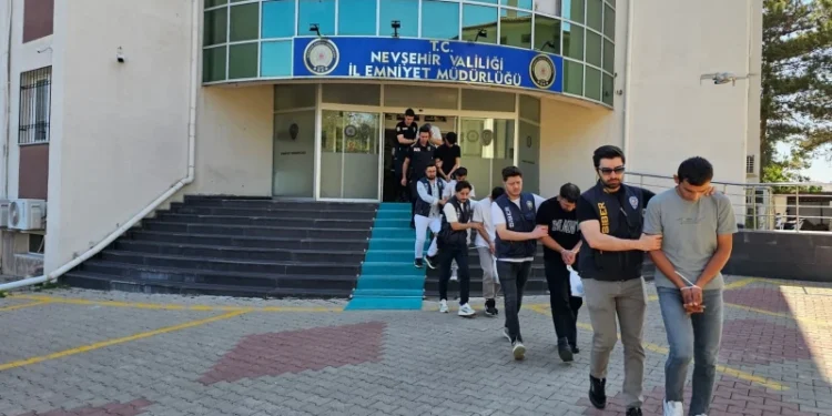 Nevşehir merkezli 19 ilde dolandırıcılık operasyonu: 17 kişi tutuklandı
