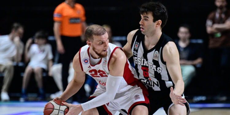 Bahçeşehir Koleji, Beşiktaş’ı yenerek seriyi eşitledi