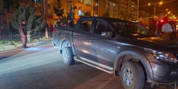Elazığ’da kamyonet ile otomobil çarpıştı: Beş kişi yaralandı