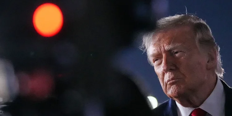 Fox News: Trump İran’a karşı yeni saldırı emri vermeye yaklaştığını söyledi