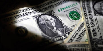 Dev bankadan korkutan dolar tahmini: Her şey tepetaklak olacak