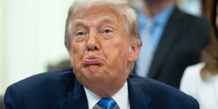 Donald Trump 80 yaşında: Davranışları giderek tuhaflaşıyor! Dünyayı bekleyen tehlike