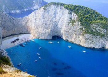 Dünyaca ünlü plaja girişler yasaklandı