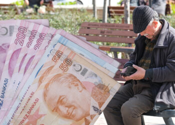 En düşük emekli maaşı için yeni hesap: Uzman isim kuruşu kuruşuna açıkladı
