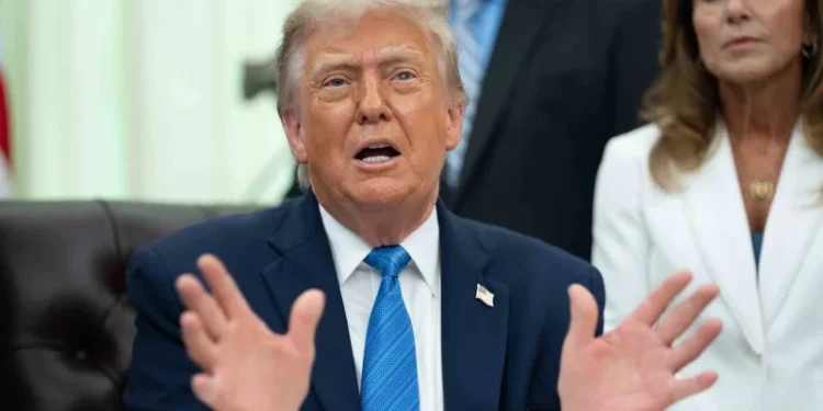 Trump’tan yeni saldırı sinyali: İran’ı bu gece çok sert vuracağız