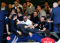 Fenerbahçe olağanüstü seçimli genel kurulunda arbede çıktı