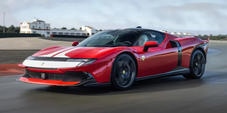 Ferrari’nin Yeni Stratejisi: Hem Elektrikli Hem Benzinli
