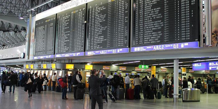 Hamburg Havalimanı’nda güvenlik gerekçesiyle tüm kalkışlar durduruldu
