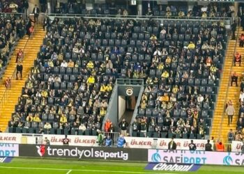 Fenerbahçe, tüm sezon tartışılan tribün için kararını verdi
