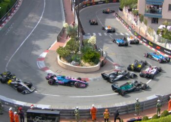 Monaco’da olaylı yarış! 7 pilot yarış dışı kaldı