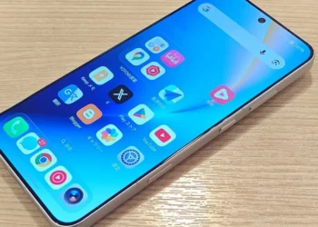 HONOR 10.000 Nit Ekranlı Telefonuyla SInırları Zorlayacak