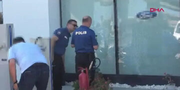 İstanbul’dan sonra Antalya’da da Otokoç galerisine silahlı saldırı