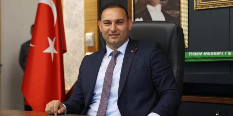 Kilis Belediye Başkanı Hakan Bilecen CHP’den istifa etti