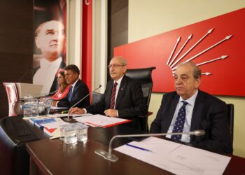 Kılıçdaroğlu yönetimi ısrarcı: Kurultay yapılamaz, il ve ilçe kongreleri yapacağız