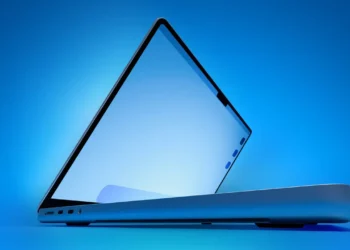 MacBook Ultra Hibrit OLED Ekran Teknolojisine Geçişi Başlatıyor