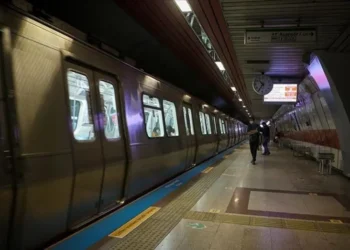M7 Metro Hattı’nda arıza: Vatandaşlar tünelde yürüdü