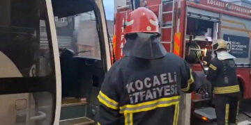 MHP Dilovası Teşkilatı üyelerini taşıyan otobüste yangın çıktı