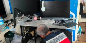 MİT’ten kredi kartı şebekesine operasyon: Üç şüpheli gözaltında