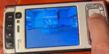 Nokia N95’te Half-Life Çalıştırdılar: 30 FPS