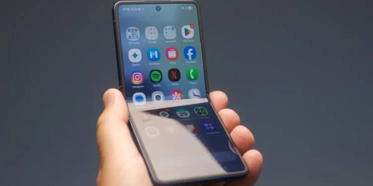 Samsung Galaxy Z Flip8 Hangi Ülkede Exynos 2600 Kullanacak?