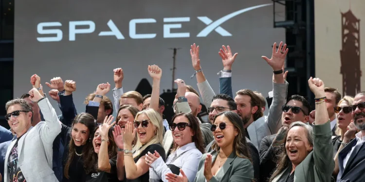 SpaceX Borsaya Rekorla Giriş Yaptı