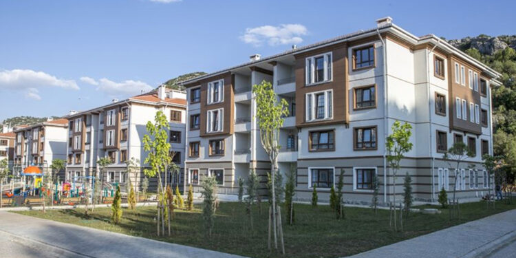 TOKİ’nin 64 ildeki konut kampanyası başladı: Aylık 18 bin TL taksitle ev sahibi olma imkanı