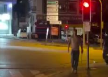Yol verme kavgasında silah çeken polis görevden uzaklaştırıldı